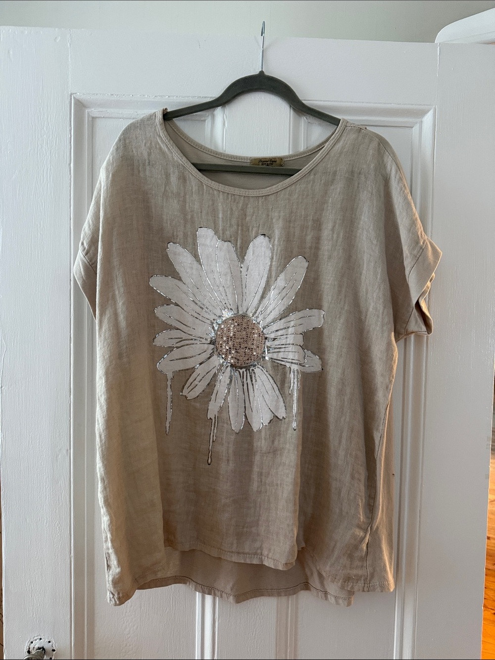 Women’s Beyond Capri Shirt Size XL